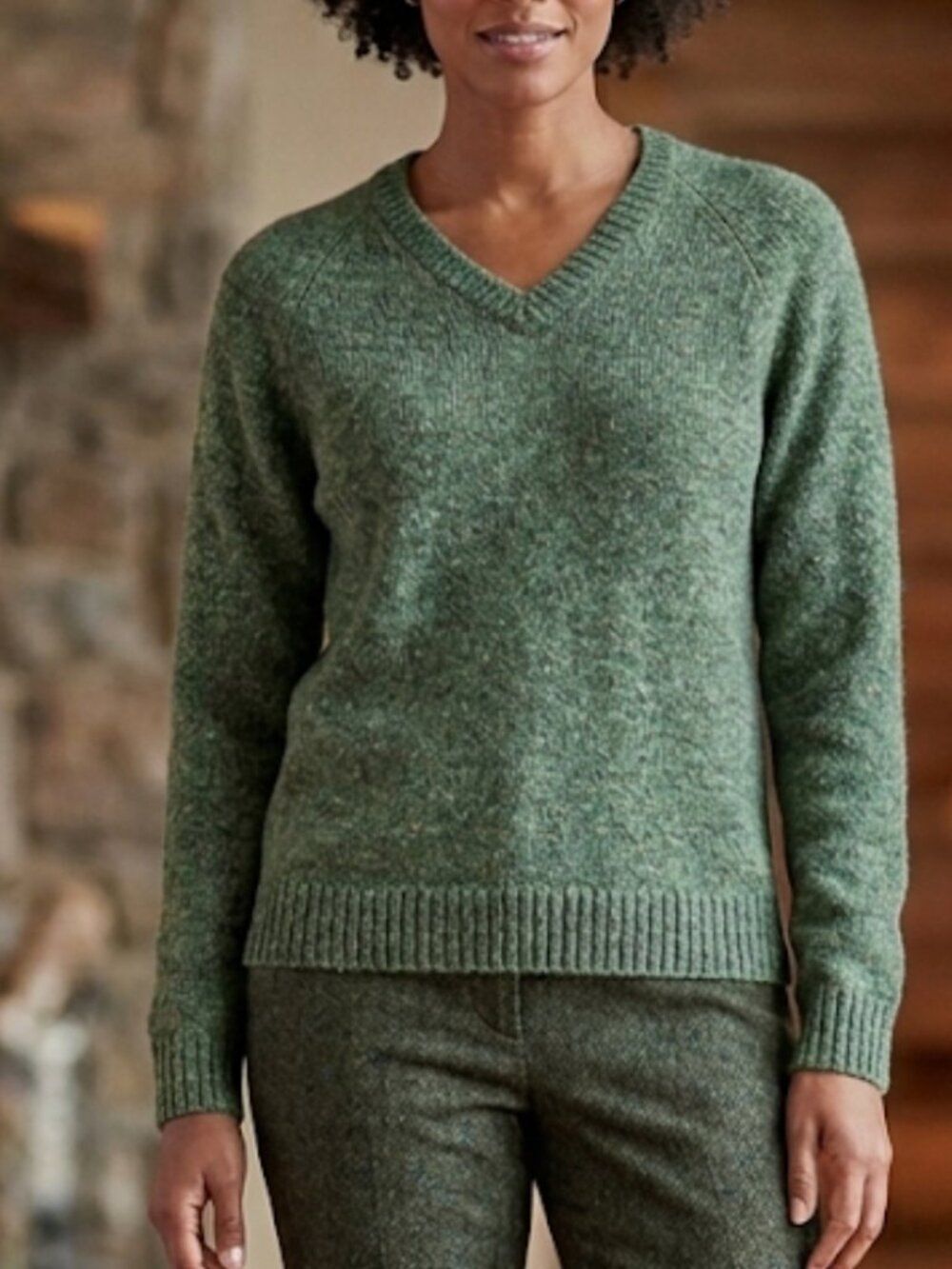 L.L. Bean Green Wool Blend V-Neck Raglan Pullover Sweater Rustic Warm Size M